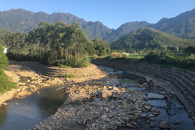 白馬山下白馬河 - 惠東縣白盆珠鎮蓮花山助學慈善會